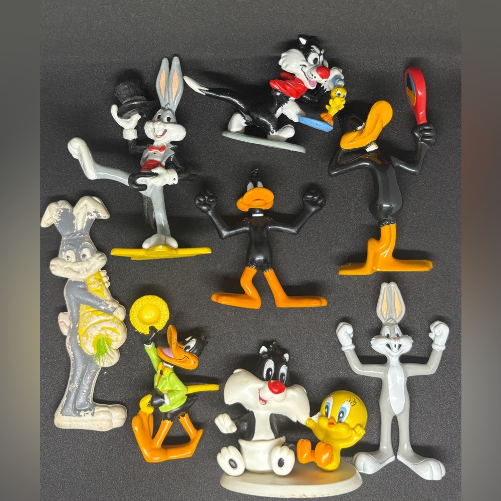 Looney Tunes Daffy Duck Tweety Bird Bugs Bunny lot of figures cake top 1975-1995